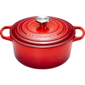 Productfoto van een gietijzeren braadpan van Le Creuset