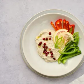 Baba Ganoush met granaatappelpitjes en paprika