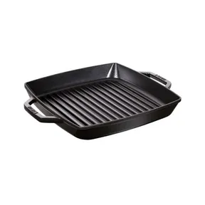 Productfoto van een vierkante Staub grillpan met handvatten